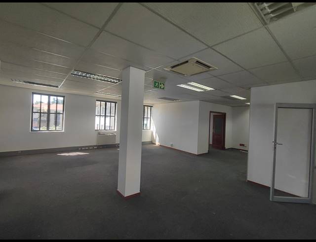 173M² OFFICE TO LET IN BRYANSTON